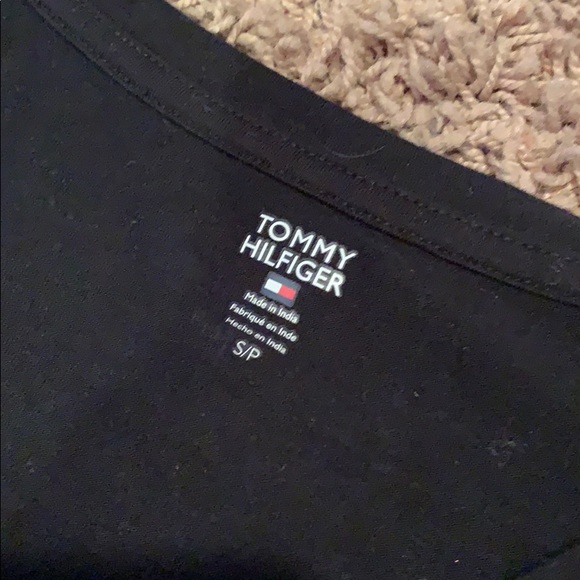 Tommy Hilfiger V-Neck - Picture 4 of 4
